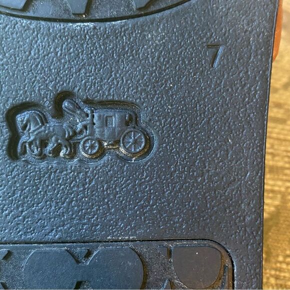 Walt Disney World 50th Coach Slide Signature Textile Jacquard Mickey Mouse SZ 7 - Picture 9 of 9